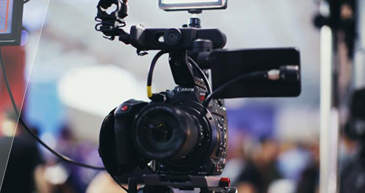 專業(yè)知識(shí)來(lái)啦！影視航拍的靜態(tài)構(gòu)圖和動(dòng)態(tài)構(gòu)圖，記得收藏哦！